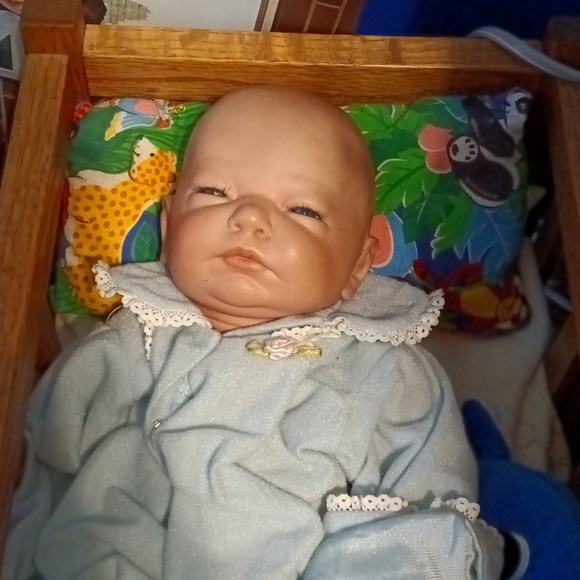 Porcelain reborn doll - Picture 1 of 1